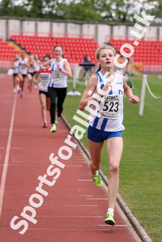 Womens under-17s 800 metres, North Eastern Champs, Gateshead Stadium. Photo: David T. Hewitson/Sports for All Pics